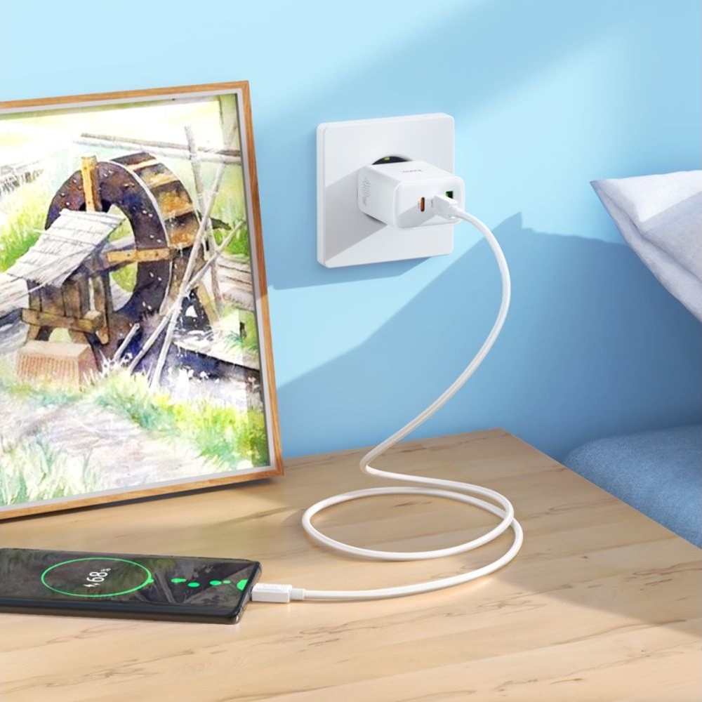 Сетевое зарядное устройство Hoco C126A, 1 USB, 2 Type-C, PowerDelivery (40 Вт), белое, с кабелем Type-C на Type-C