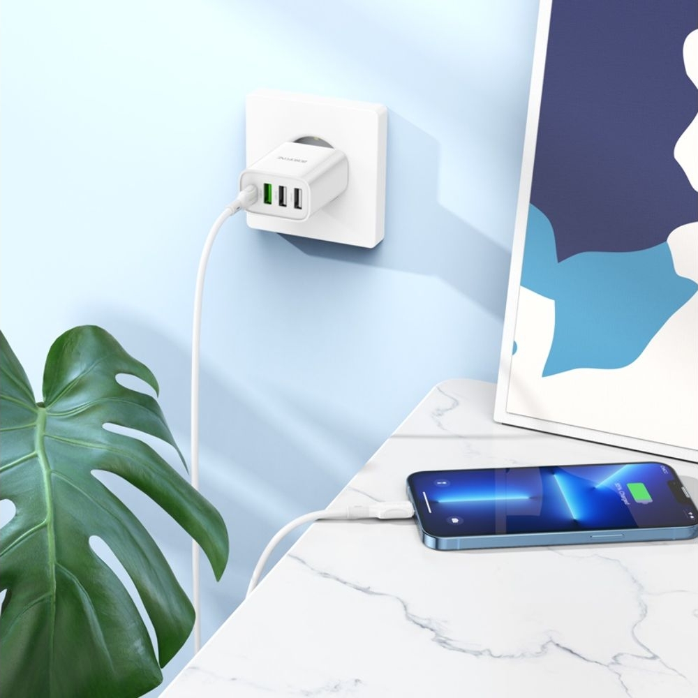 Сетевое зарядное устройство Borofone BA79A, 3 USB, 1 Type-C, белое, с кабелем Type-C на Lightning