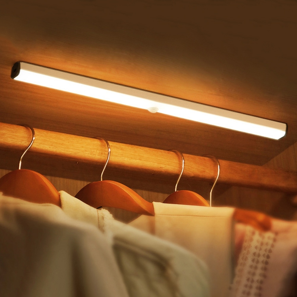 LED светильник 050-6 с аккумулятором, датчиком движения и освещенности 50 см 6W алюминиевый серебристый